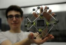 Argentinos buscan llegar a la Luna con la nave más pequeña y económica de la historia